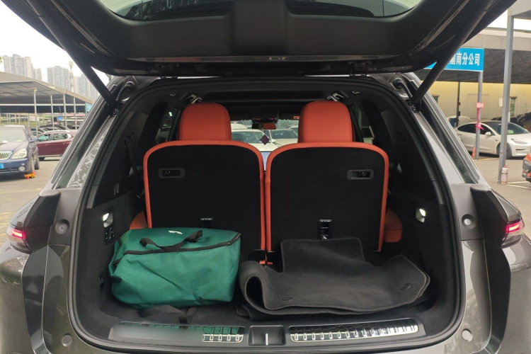 理想汽车 理想L8 2025款 Max 智能焕新版局部细节23