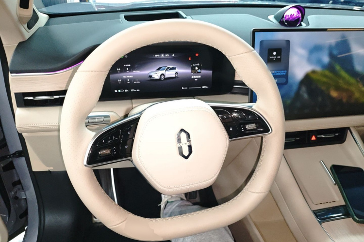 鸿蒙智行 问界M5 2025款 纯电  Ultra 后驱版中控内饰13