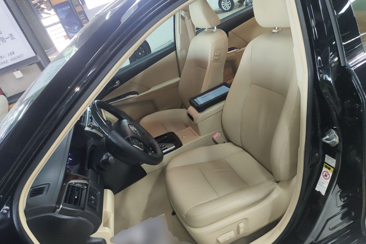 丰田 凯美瑞 2015款 双擎 2.5HG 豪华导航版中控内饰19