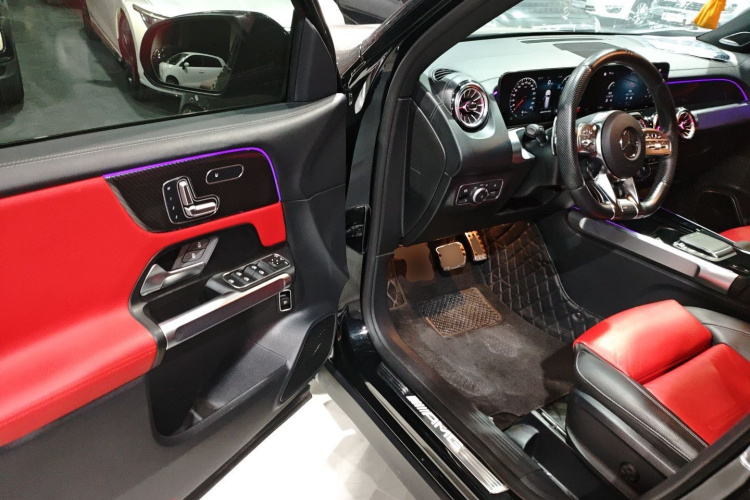 奔驰GLB AMG 2023款 AMG GLB 35 4MATIC中控内饰20