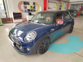 MINI 2018款 1.5T COOPER 艺术家 五门版