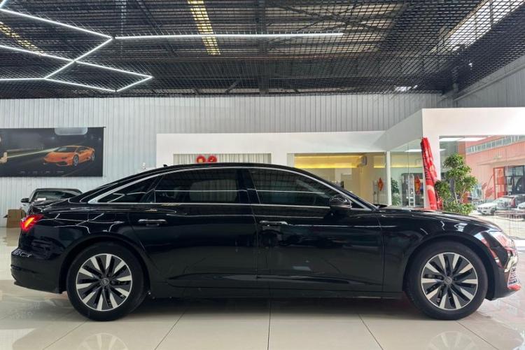 奥迪A6L 2019款 45 TFSI 臻选致雅型车身外观6003