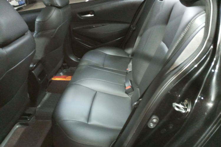 丰田 卡罗拉 2021款 1.2T S-CVT 运动版中控内饰21