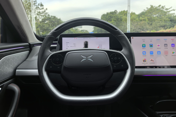 小鹏P7 2022款 480N+中控内饰7012