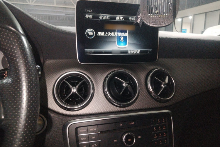 奔驰GLA 2016款 GLA 200 时尚型局部细节16