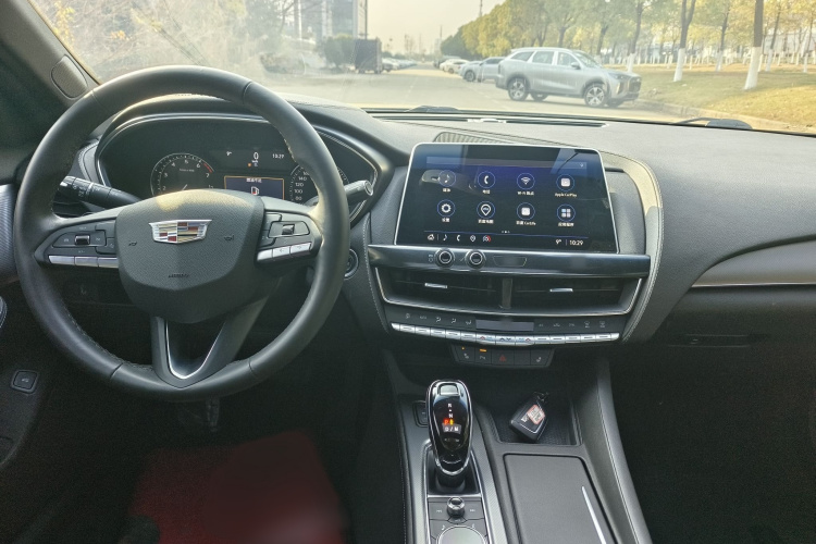 凯迪拉克CT5 2021款 改款 28T 豪华型中控内饰7007