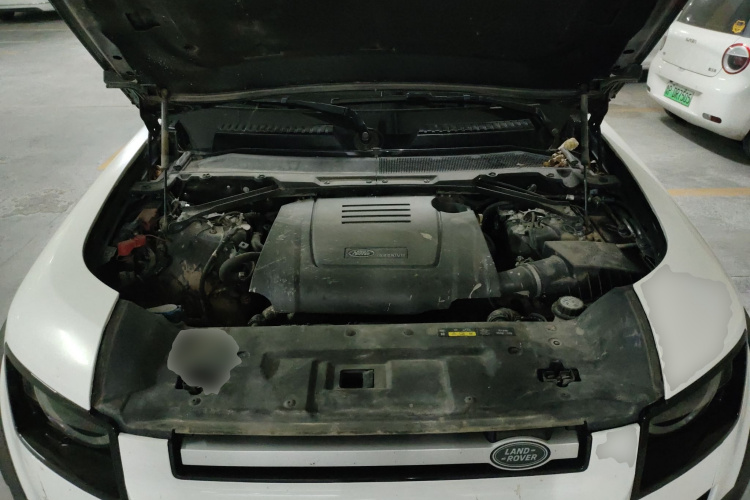 路虎卫士 2024款 90 2.0T P300 S机舱底盘24