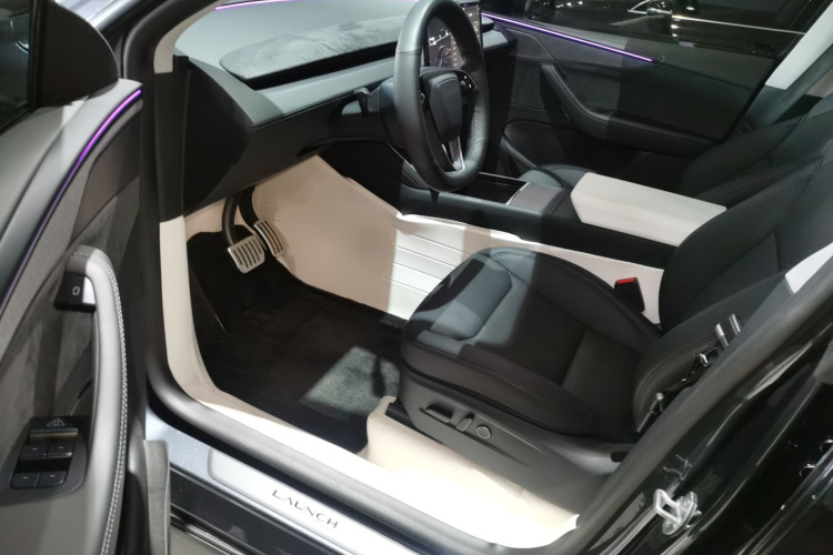 特斯拉 Model Y 2025款 长续航全轮驱动 首发版局部细节19
