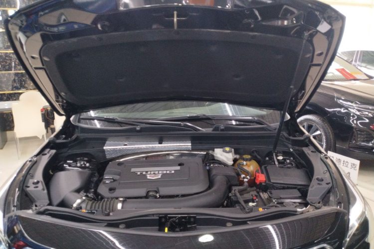 凯迪拉克XT4 2020款 28T 两驱领先型机舱底盘24