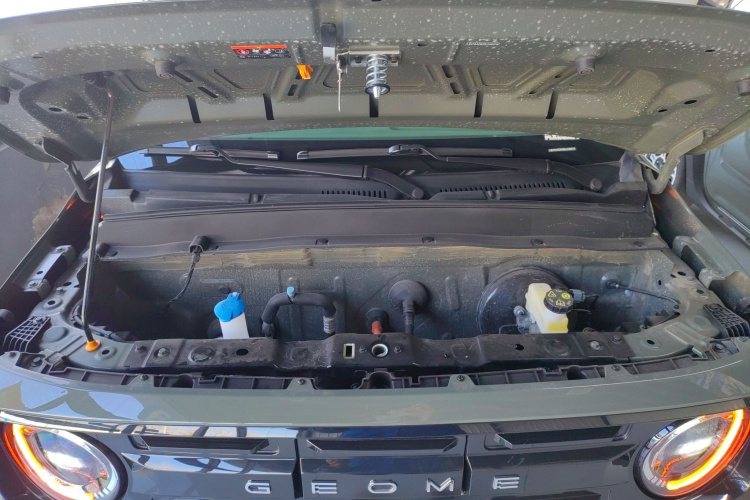 吉利银河 2025款 210km 熊猫骑士机舱底盘24