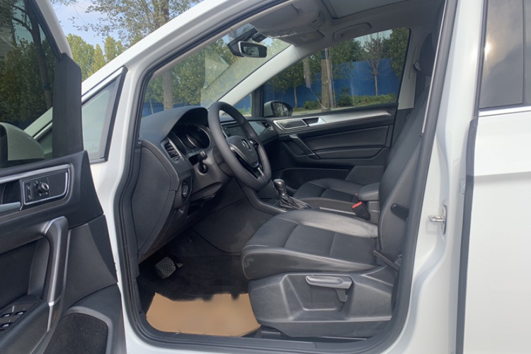 大众 高尔夫·嘉旅 2019款 280TSI 自动好奇型 国V中控内饰7002