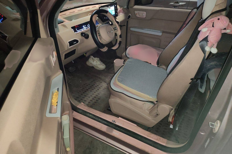 吉利银河 2024款 熊猫mini 200km 耐力熊中控内饰7003