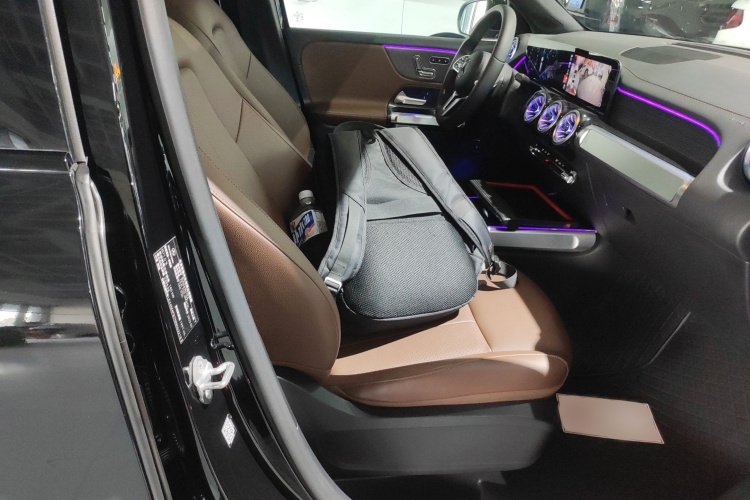 奔驰GLB 2022款 GLB 220 4MATIC局部细节41