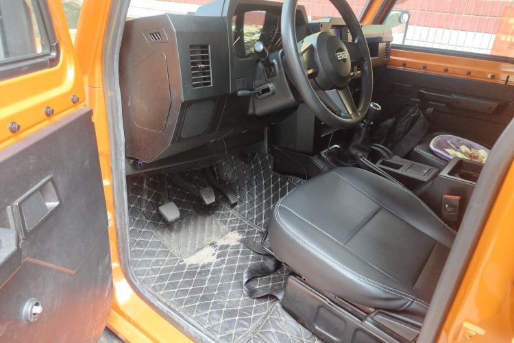 BAW北汽制造 212经典 2023款 狙击手 2.4T 手动轻装款中控内饰20