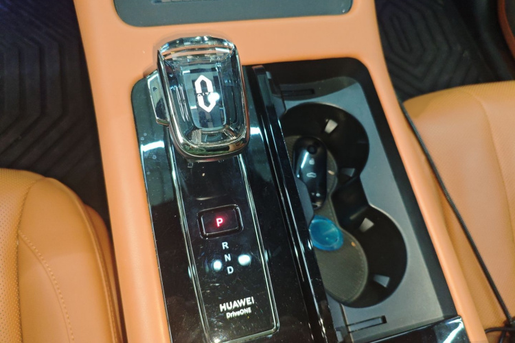 鸿蒙智行 问界M7 2024款 1.5T 四驱Plus版 5座局部细节18