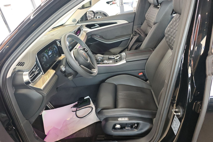 红旗H9 2020款 2.0T 智联旗畅版中控内饰19