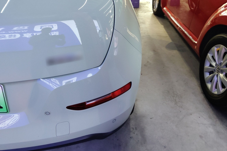 欧拉好猫 2023款 401km标准续航 尊荣型 磷酸铁锂车身外观9