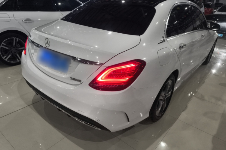 奔驰C级 2020款 改款 C 260 L 运动版车身外观7