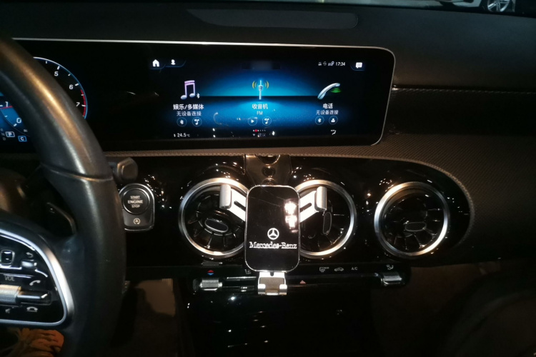 奔驰A级(进口) 2019款 A 200 动感型局部细节16