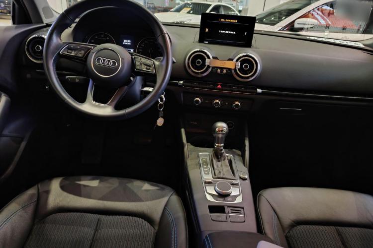 奥迪A3 2020款 Limousine 35 TFSI 时尚型 国VI中控内饰7001