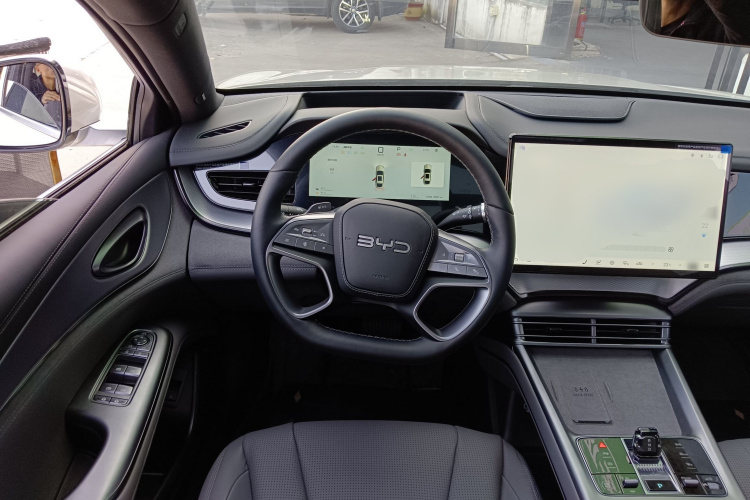 比亚迪 海豹07 DM-i 2025款 智驾版 DM-i 1.5L 125km 尊贵型中控内饰13