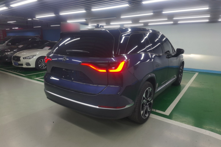 蔚来ES8 2020款 580KM 七座版车身外观7