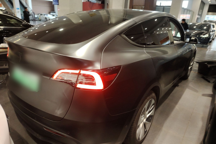 特斯拉 Model Y 2022款 后轮驱动版车身外观7