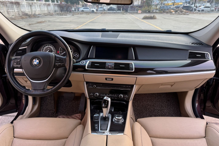 宝马5系GT 2011款 535i xDrive豪华型中控内饰7003