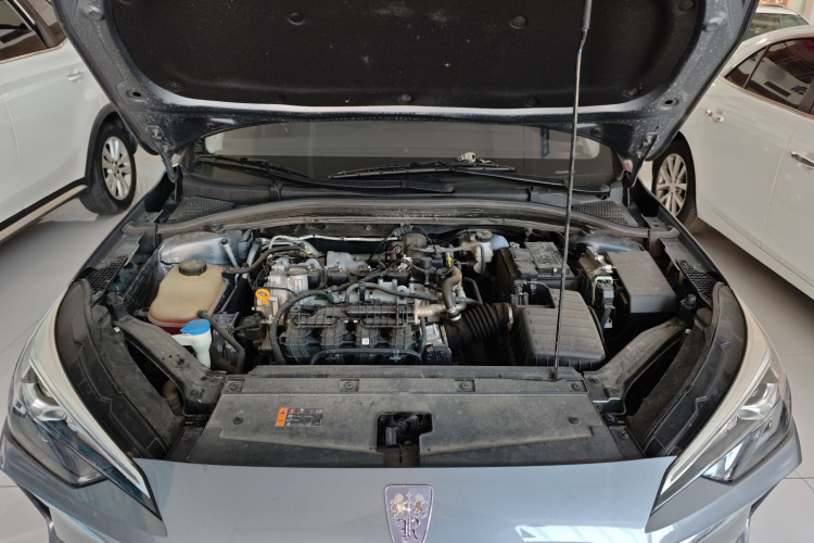 荣威i5 2023款 1.5L 手动舒享版机舱底盘24