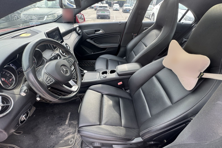 奔驰CLA 2017款 CLA 200 动感型中控内饰7004