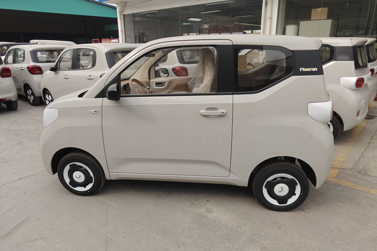 五菱汽车 宏光MINIEV 2024款 第三代 215km 青春版车身外观4