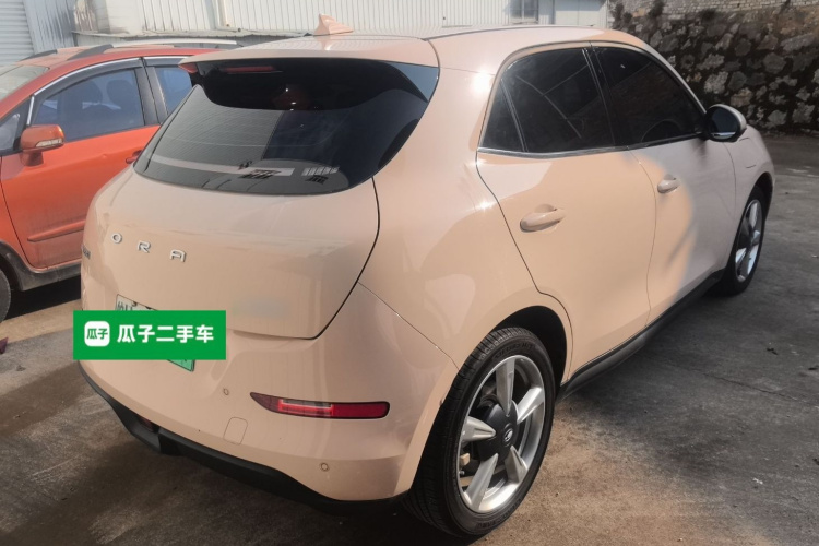 欧拉好猫 2023款 401km标准续航 豪华型 磷酸铁锂车身外观7