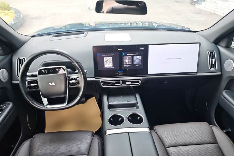 理想汽车 理想L9 2022款 Max中控内饰7008