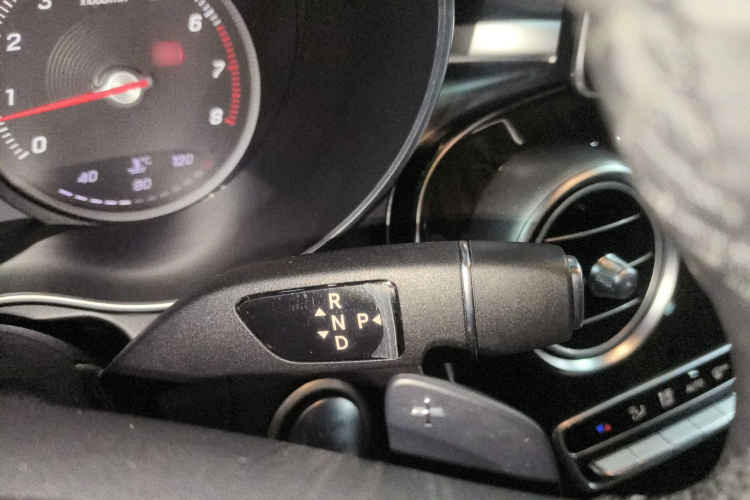 奔驰GLC 2017款 GLC 260 4MATIC 豪华型局部细节18