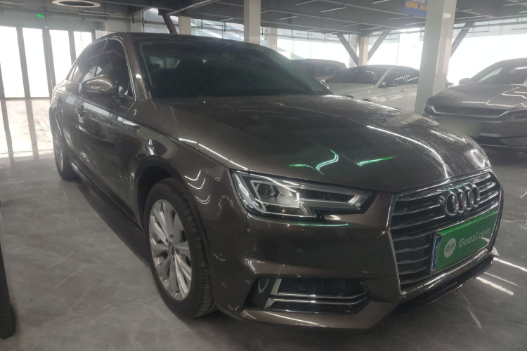 奥迪A4L 2018款 30周年年型 40 TFSI 进取型车身外观3