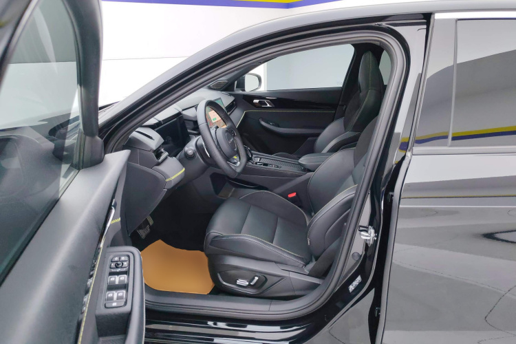 领克03 2023款 1.5TD DCT劲Pro中控内饰19