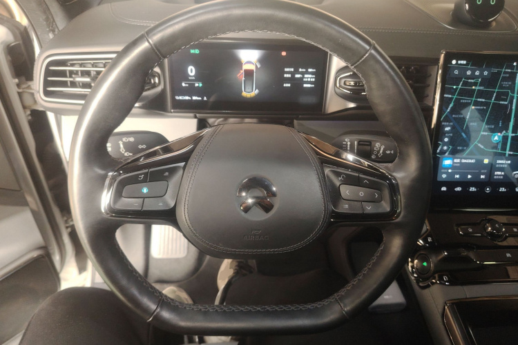 蔚来ES8 2020款 580KM 签名版 七座版中控内饰13