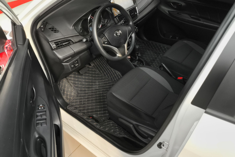 丰田 威驰FS 2022款 1.5L 20周年纪念版中控内饰7003