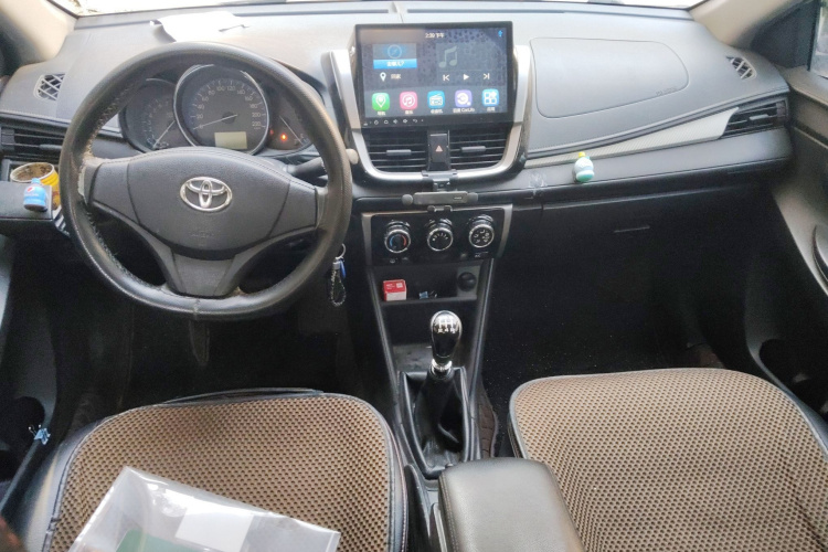 丰田 威驰 2017款 1.3L 手动锐行版中控内饰12