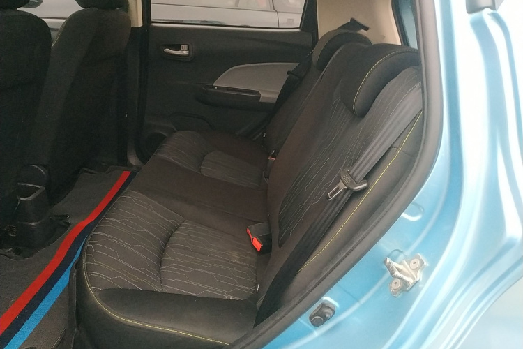 长安欧尚 奔奔E-Star 2021款 国民版 心悦版 磷酸铁锂（31.86kWh）中控内饰7004