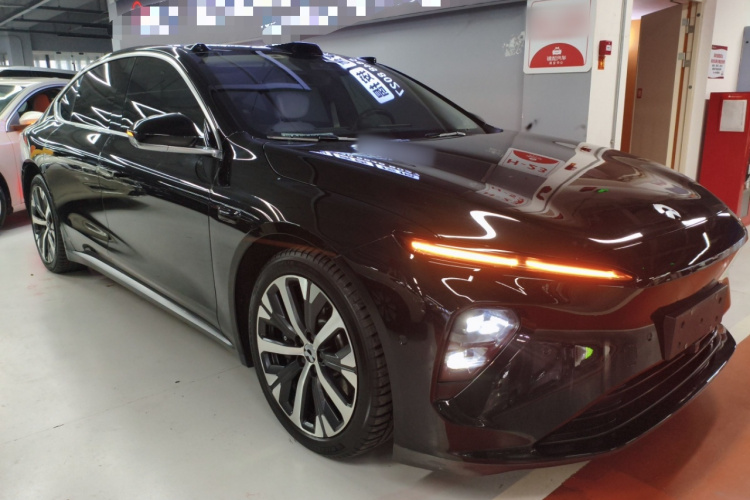 蔚来ET7 2022款 100kWh车身外观3