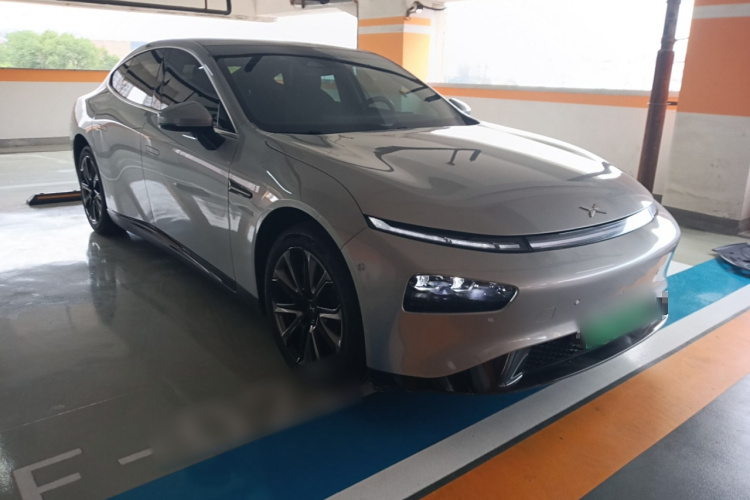 小鹏P7 2020款 706G车身外观3