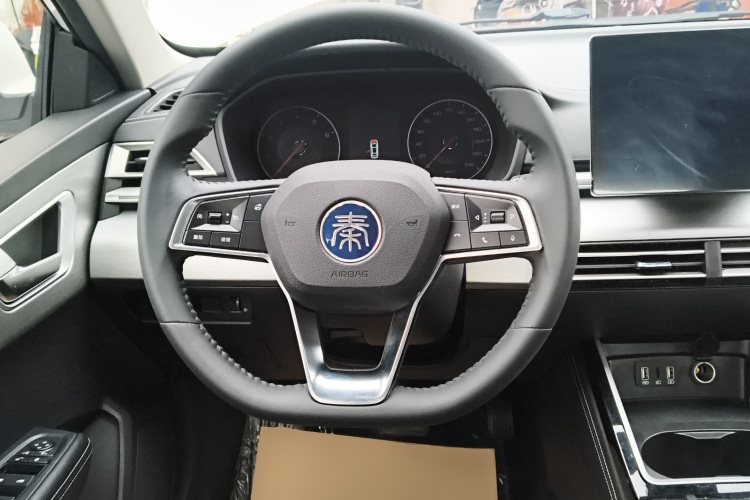 比亚迪 秦 2019款 1.5L 自动尊贵型中控内饰13