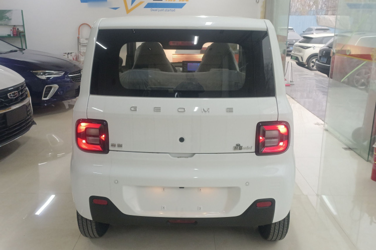 吉利银河 2024款 熊猫mini 200km 耐力熊车身外观6