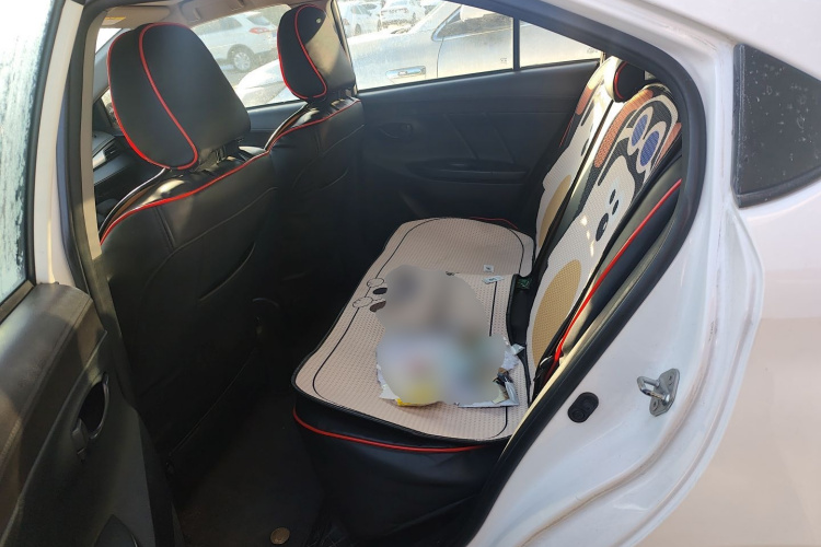 丰田 威驰 2014款 1.5L 手动智尚版中控内饰21