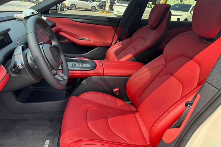 小米汽车 小米SU7 2024款 后驱长续航智驾版中控内饰7009