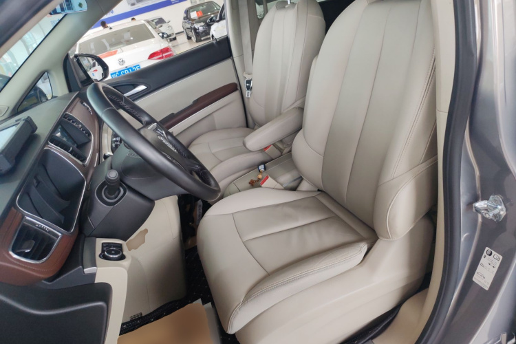 别克GL8 2018款 28T 豪华型 国VI中控内饰19