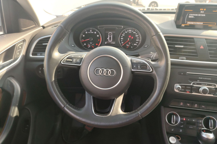 奥迪Q3 2017款 30 TFSI 风尚型中控内饰13