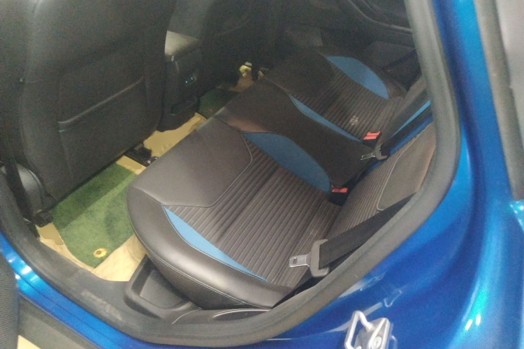 福特 福克斯 2020款 两厢经典 1.5L 自动风尚型中控内饰21