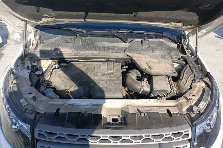 路虎 发现神行 2019款 240PS PURE版 国VI机舱底盘24